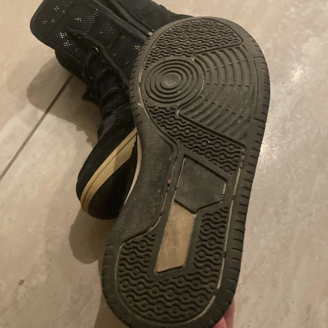 Svarta höga sneakers från H&M strl 28 - 3