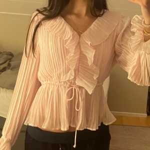 Rosa blus - Jätte fin blus från vero Moda som bara är använd en gång💕