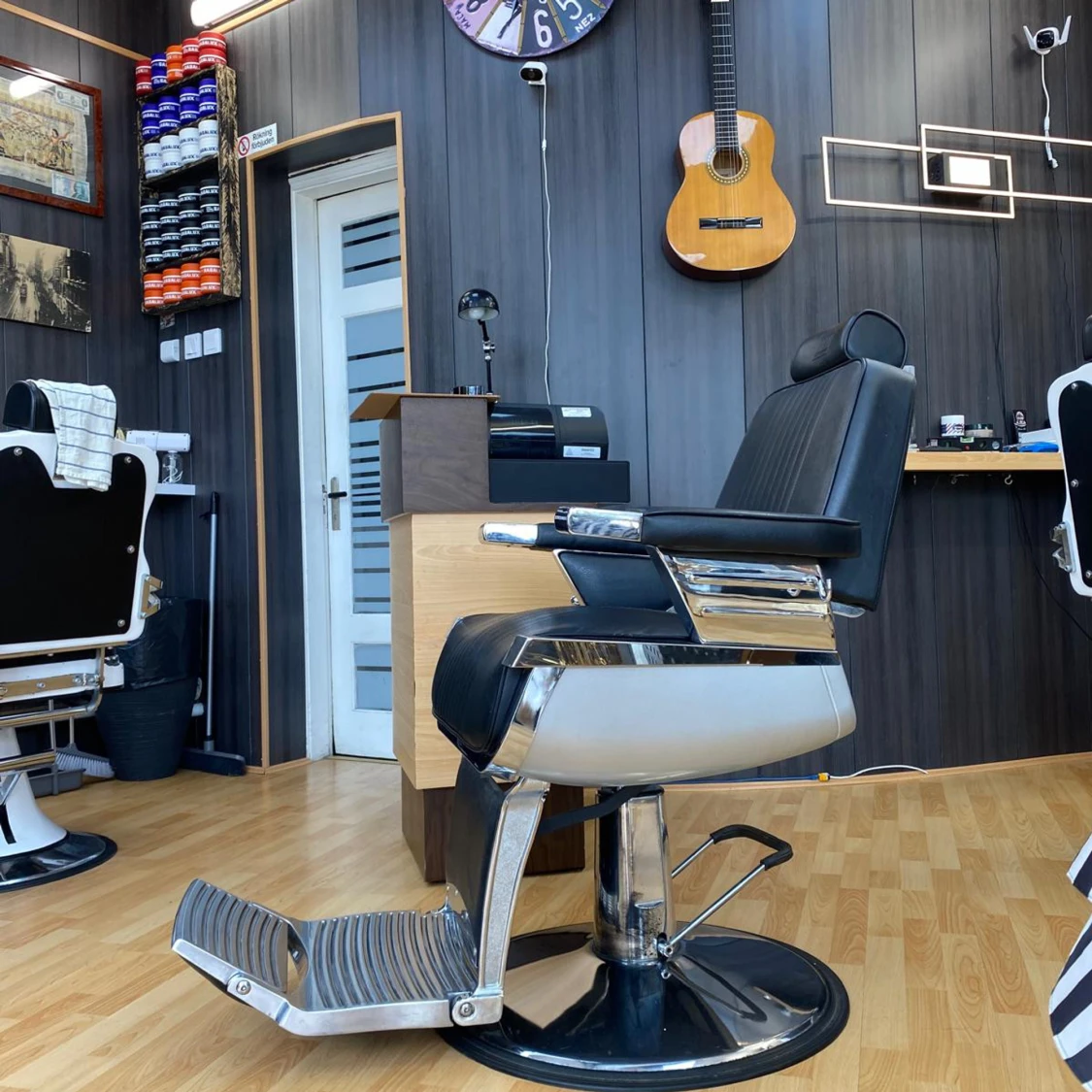 American Crew Barber Chair - 4