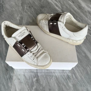 Valentino skor - Valentino skor - Bra skick - Tillbehör: Valentino dustbag - Nypris: 6000kr - TrendWardrobe