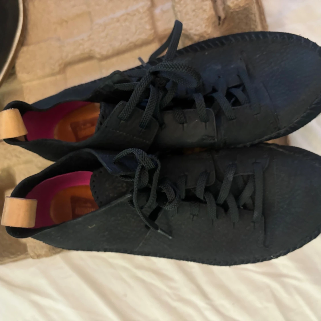 Svarta sneakers från Clarks Originals - 2