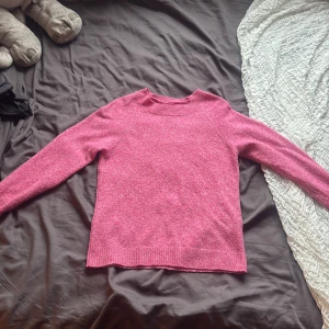 Stickad tröja - Rosa stickad tröja från Veromoda