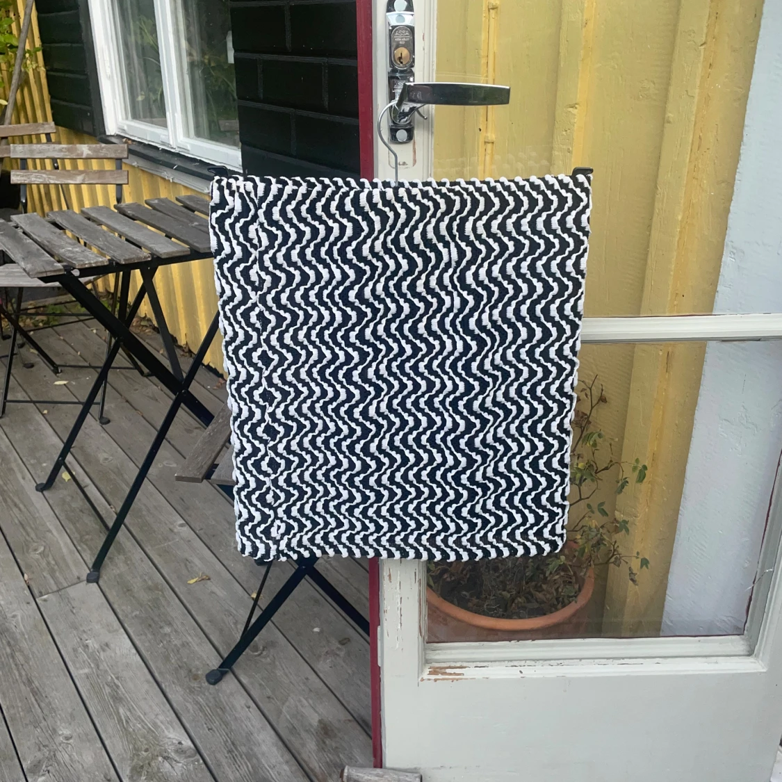 Svartvit mönstrad minikjol - 1