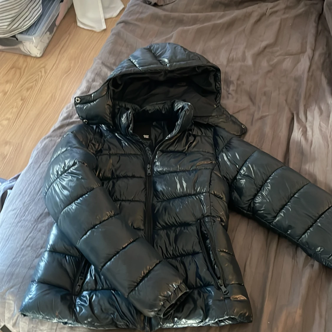 Svart pufferjacka från 157 med huva - 2