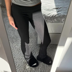 Yoga pants  - Yoga pants från Nelly. Dom är knappt använda då dom inte kommer till användning. Dom är dessutom helt slutsålda online 🩷