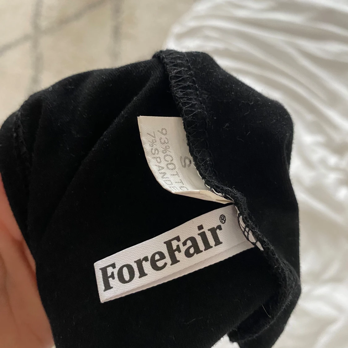 Svart topp med öppen rygg - 3