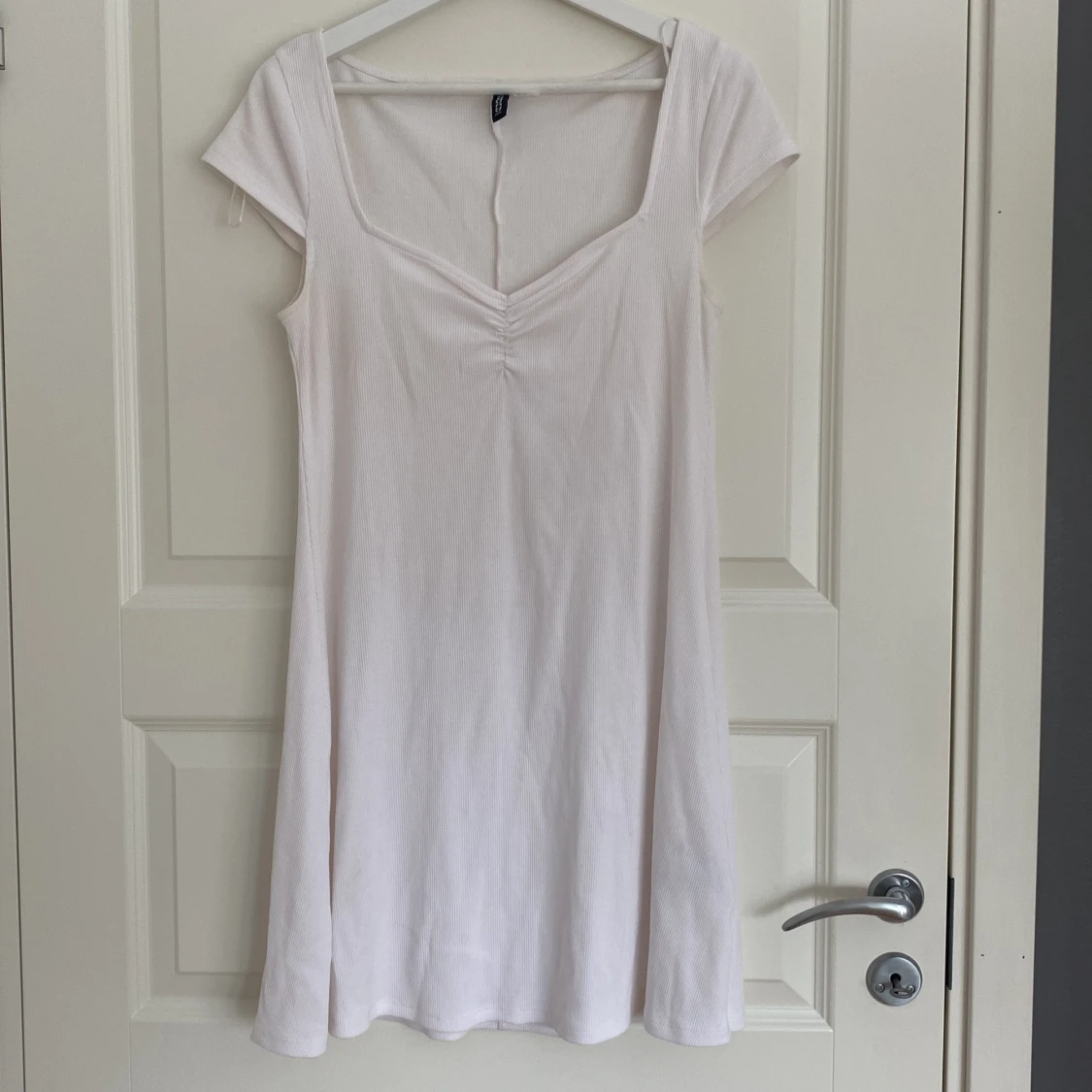 Vit klänning från H&M