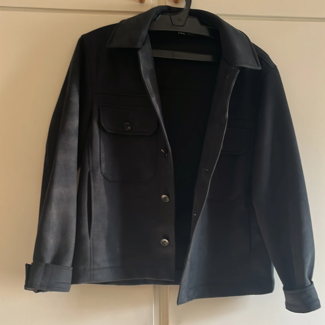 Mörk blå jacka från Zara i mocka-look - 3