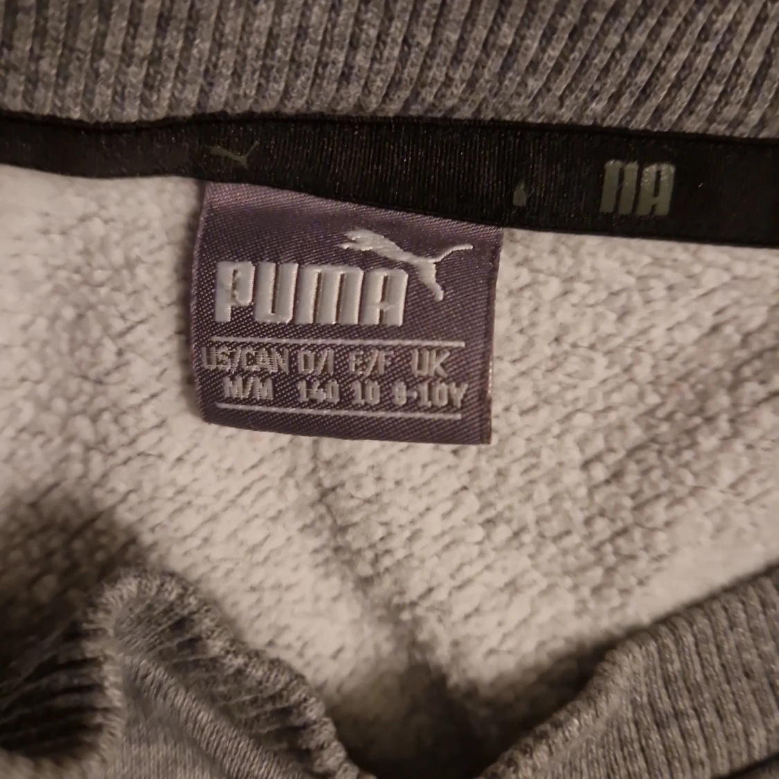 Grå sweatshirt från Puma - 2