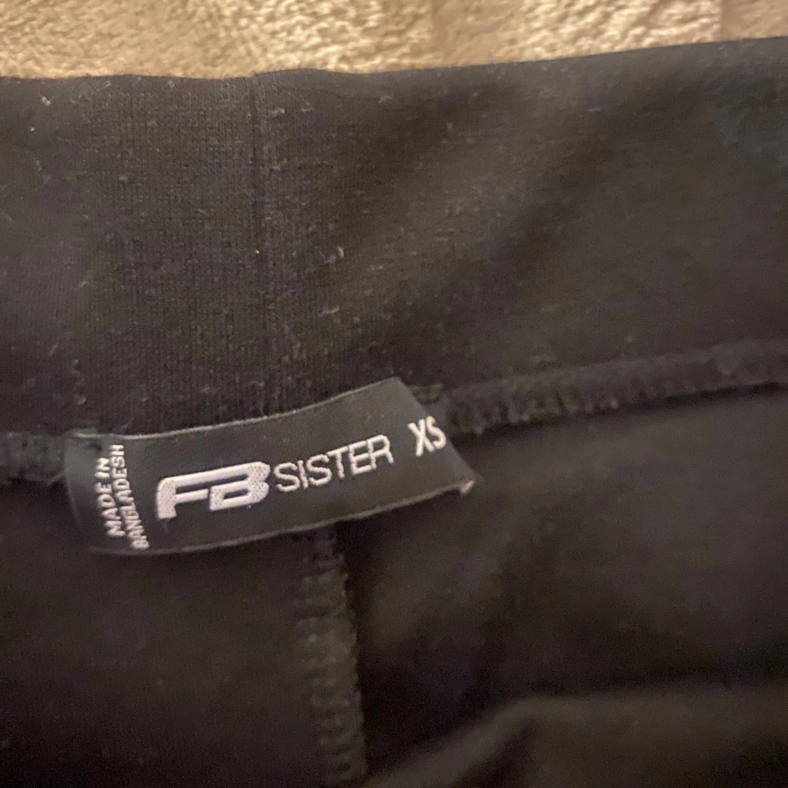 Svart kortkjol från FB Sister XS - 1