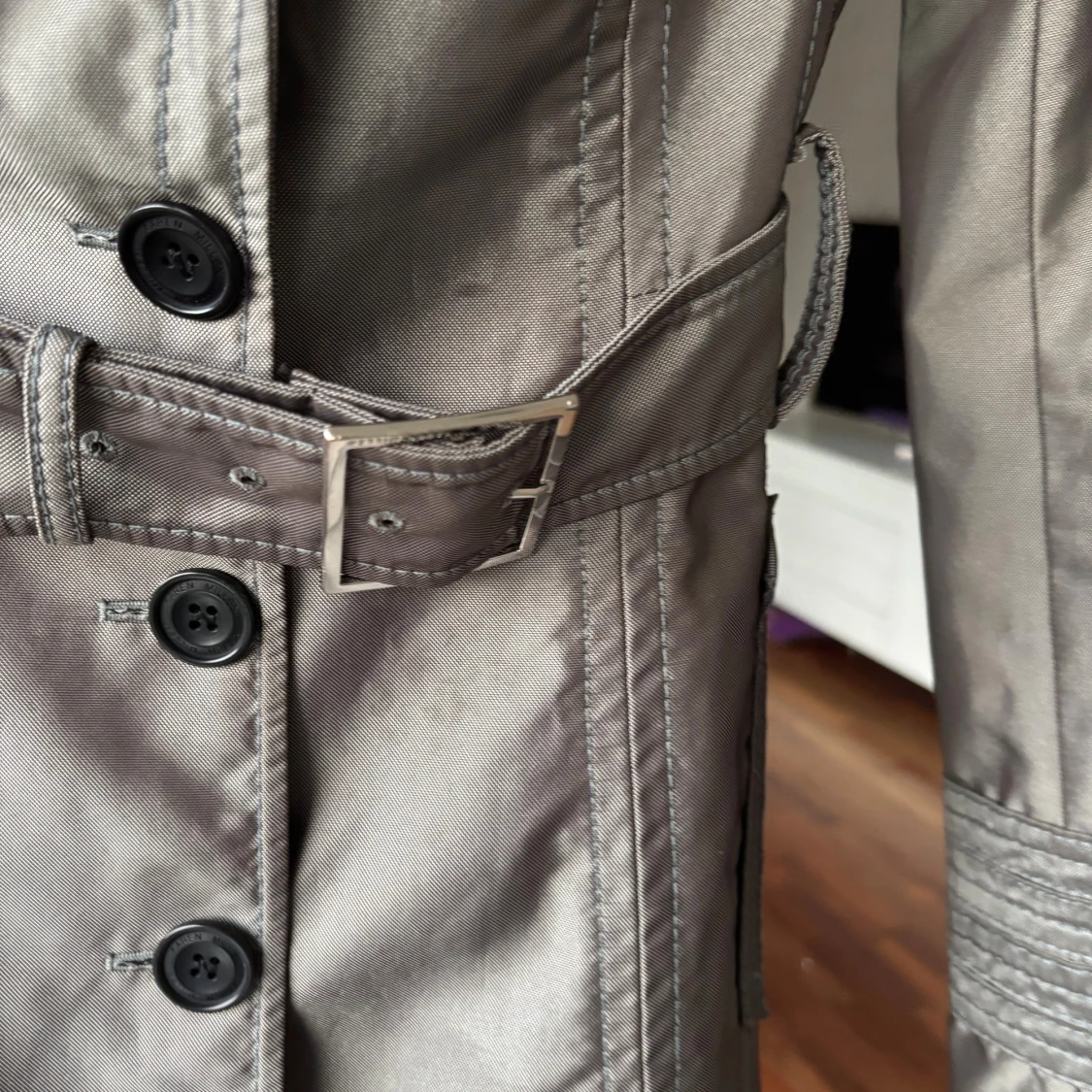 Grå trenchcoat från Karen Millen - 3