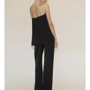 Satinset Zara - Svart satinset från Zara, använd 1 gång! Toppen är i xs och byxorna i S