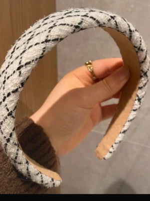 Vit och svart rutig diadem - Vit och svart rutig diadem