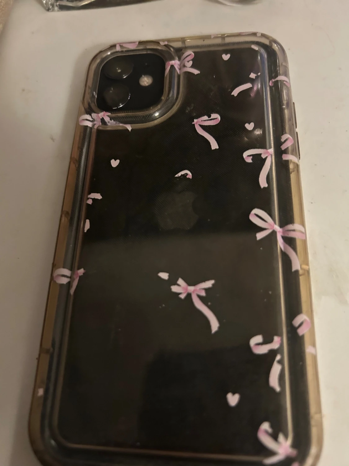 Säljer 2 iPhone 11 mobilskaler - 1