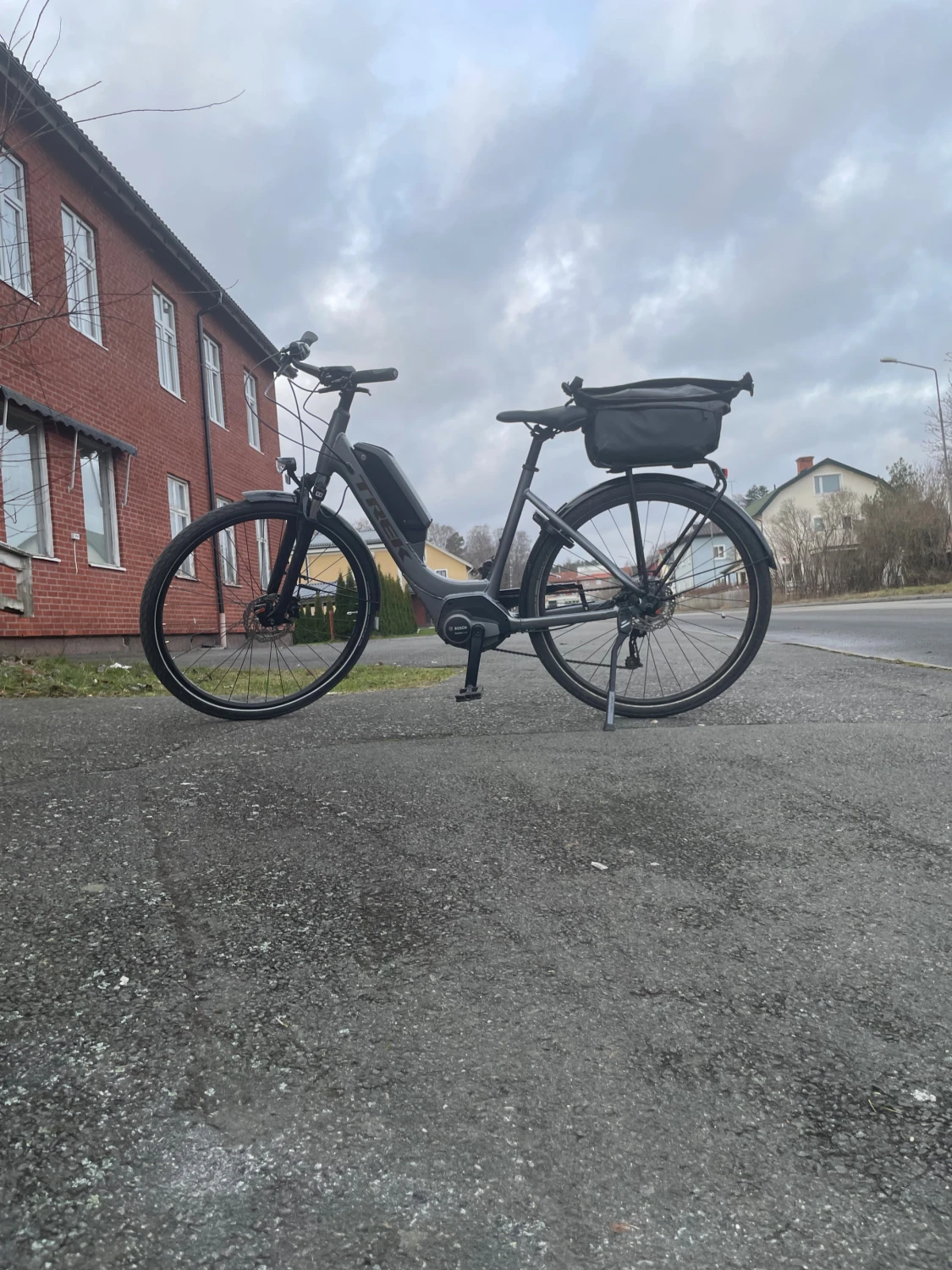 Ingen väst syns på bilderna