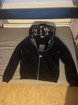 Burberry hoodie - .