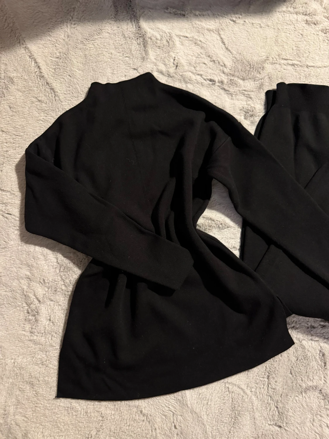 Stickat set tröja + byxor  - 1