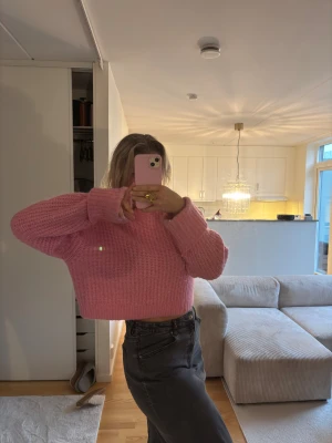 Rosa stickad tröja - Från Zara och använd fåtal gånger. 