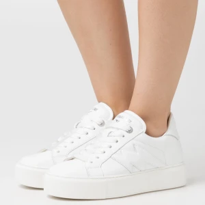 Zadig voltaire skor  - INTRESSEKOLL på mina jätte snygga skor som inte kommit till så mycket användning dom är i bra skick, skriv va ni kan tänka er att köpa dom för och skriv för fler bilder ❌tryck ej på köp nu❌