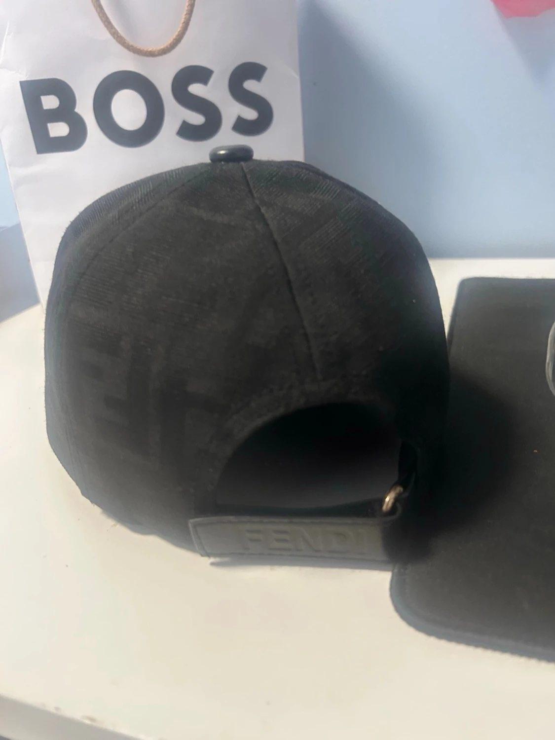 Svart Fendi keps med FF-mönster(Utan påse) - 1