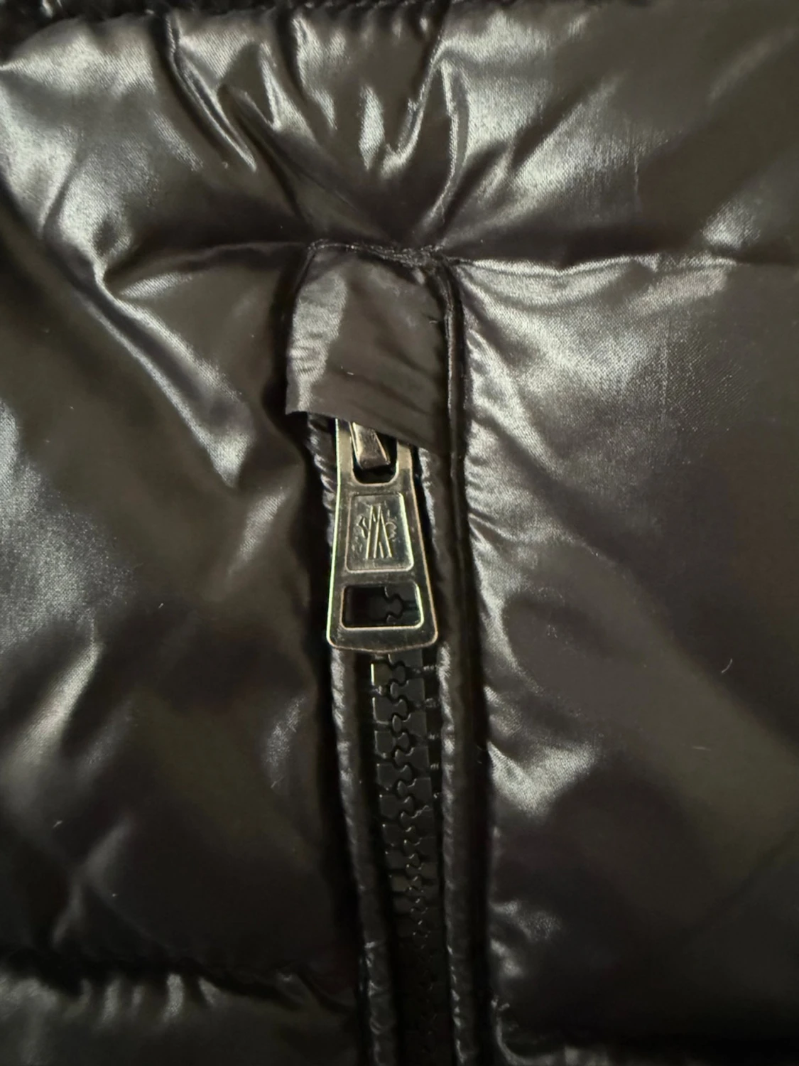 Svart dunväst från Moncler - 1