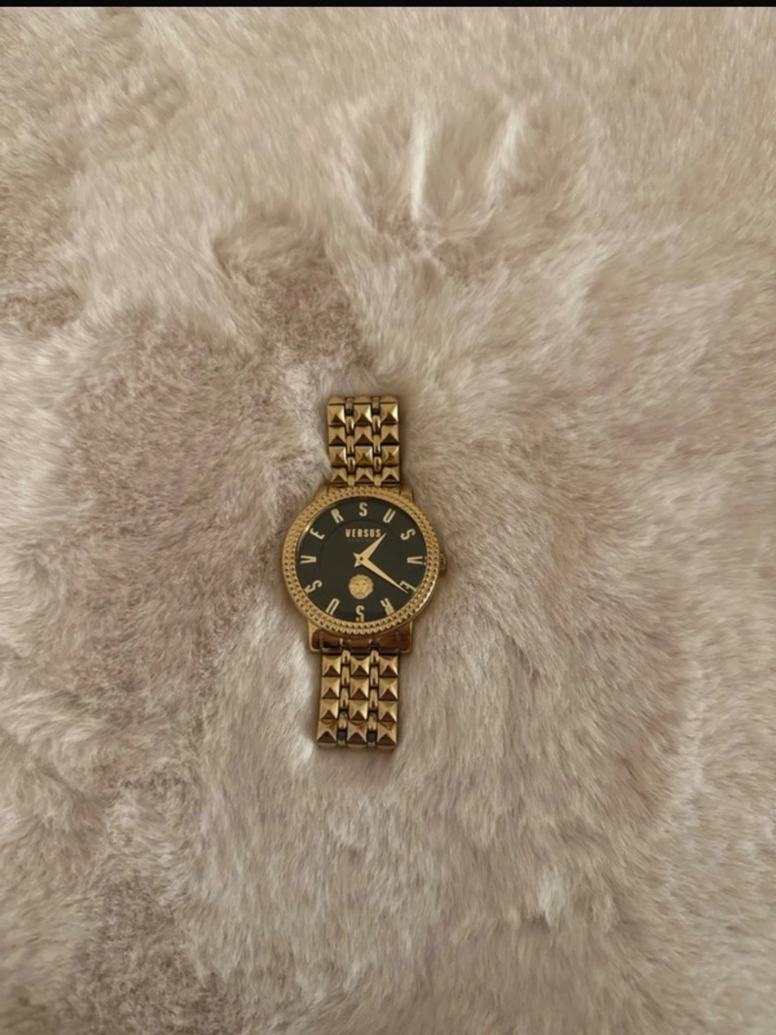 Klocka från Versace versus