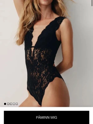 Hm spetsbody  - Slutsåld spetsbody från hm, med prislapp kvar