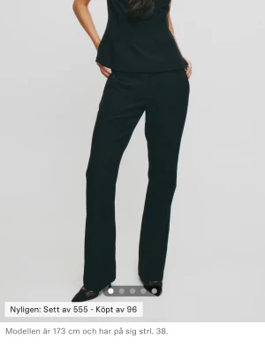Kostymbyxor från bikbok - Nyskick, bara använda 2 gånger Vera modellen Inga defekter