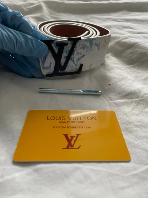 Louuiis vuittton bälte helt nytt  - Louuiis vuittton bälte helt nytt fler finns om ni vill köpa fler av samma så skriv bara innan ni köper TikTok:Scandinavia_market