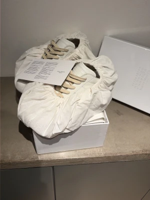 Maison margiela gats - Ett par schyssta gats från Maison margiela. Allt innegår, vid funderingar är det bara att fråga