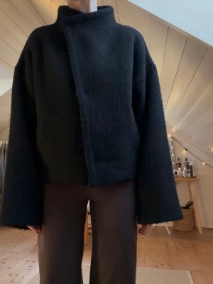 Jacka zara - Zara st xl Blivit lite nopprig men såå skön o snygg jacka!