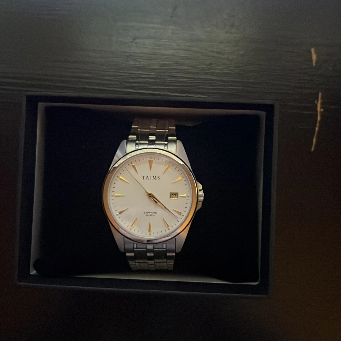 Silverfärgad klocka från TAJMS