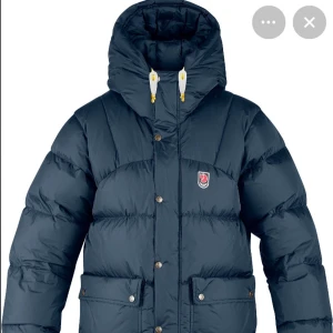 Söker 👀 efter en fjällräven jacka 🧥 - Hejsan jag är villig att köpa din fjällräven jacka för ett rimligt pris jag är 171-172 cm lång.    Hör gärna av er om ni är villiga att sälja eran jacka till mig MVH/Oscar 
