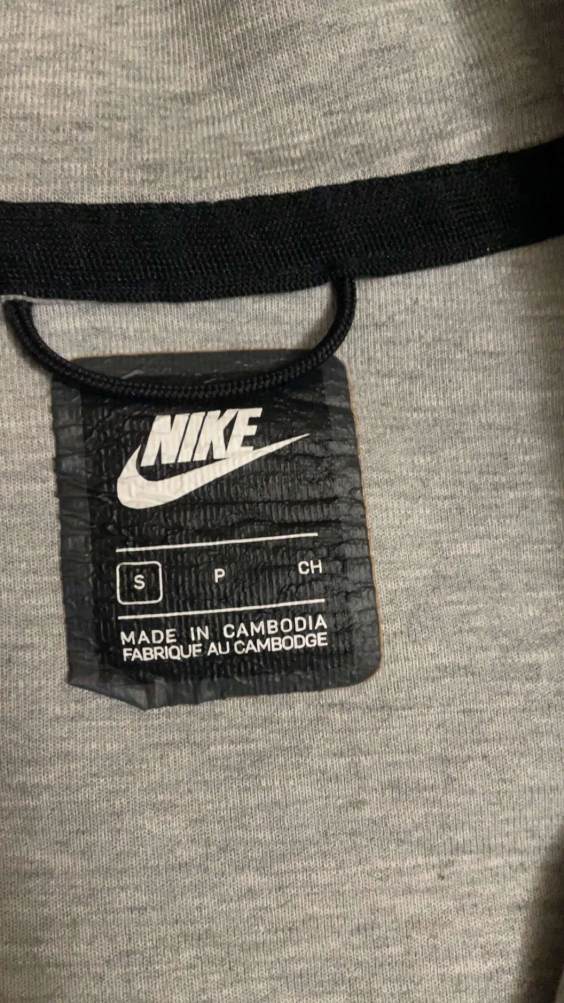 Grå hoodie från Nike med dragkedja - 1