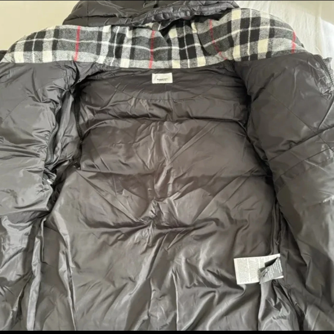 Svart pufferjacka från Burberry - 2