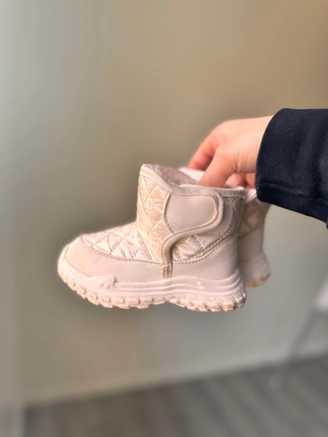 Beige quiltade vinterboots med foder för barn - 1