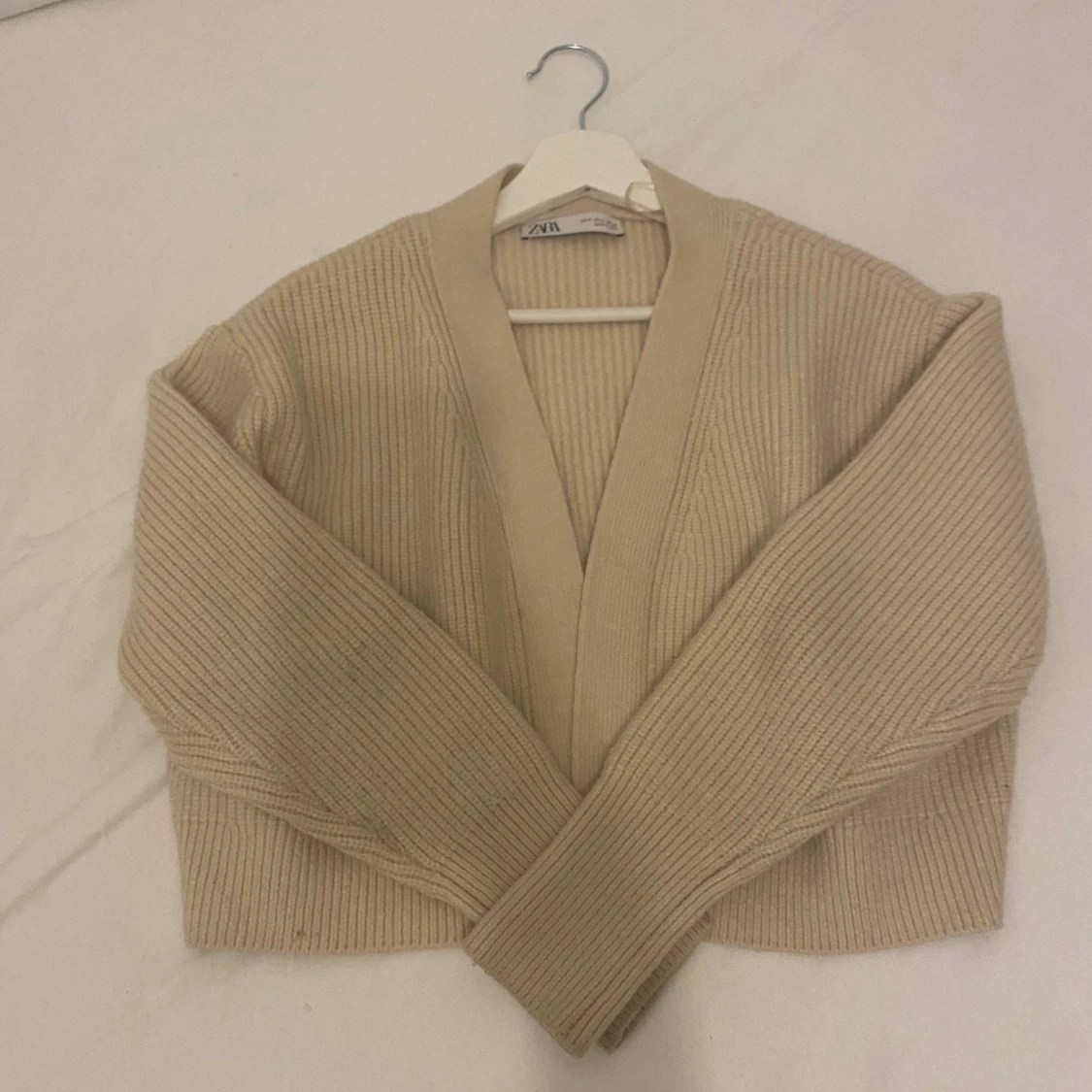 Beige ribbad kofta från Zara - 2