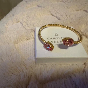 Caroline Svedbom armband  - Snyggt guldarmband från Caroline Svedbom 