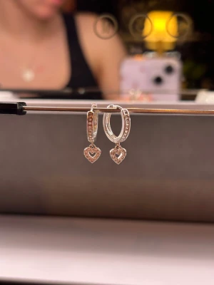 Silver örhängen - Silverörhängen fårn Snö of sweden. Använda men rengjorda och i mycket gott skick!