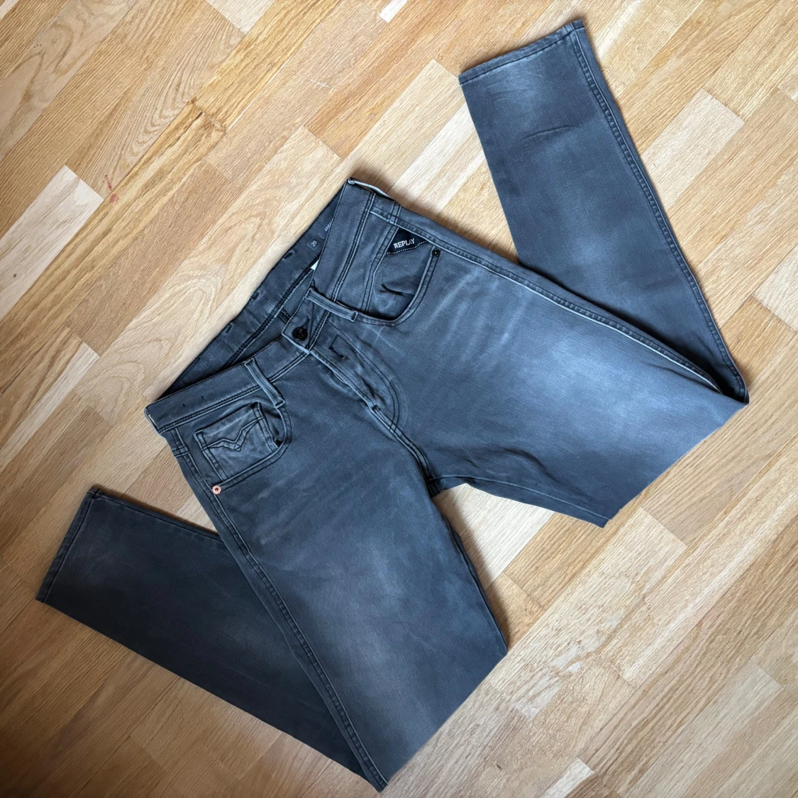 Mörkgråa Replay anbass hyperflex jeans - 1