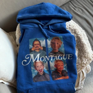 Hov1 Hoodie - Säljer min blå hov1 hoodie i storlek S, bud startar på 500kr🫶🏻