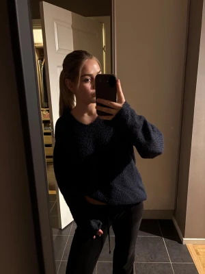 Blå stickad tröja!  - Så fin tröja från Vero Moda! 🌟