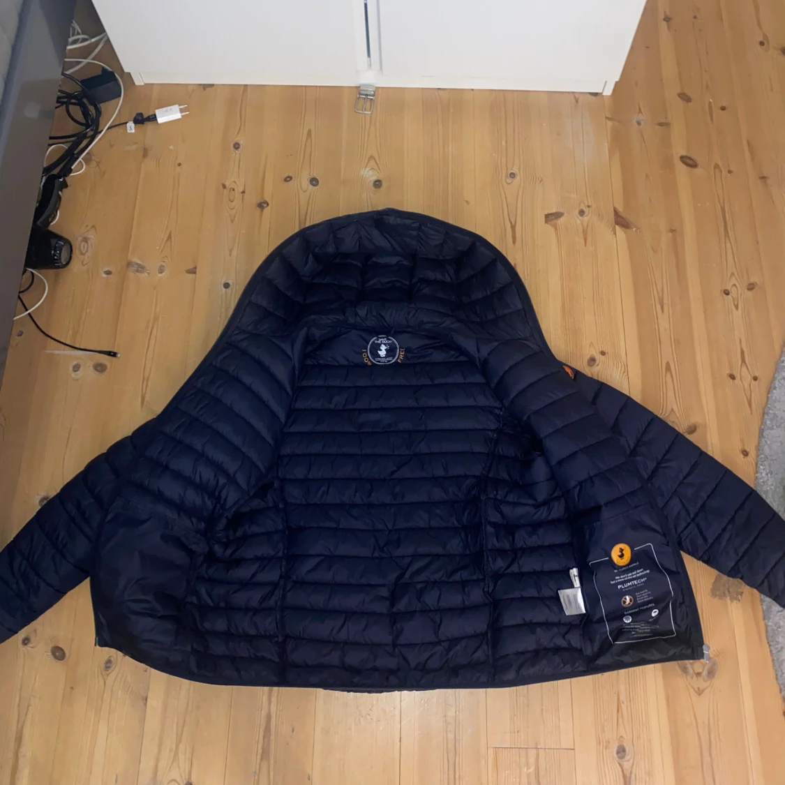 Mörkblå pufferjacka från Save The Duck - 1