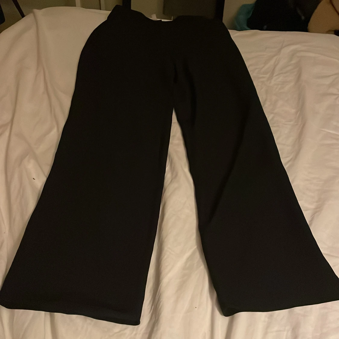 Svarta wide byxor från H&M, strl 36