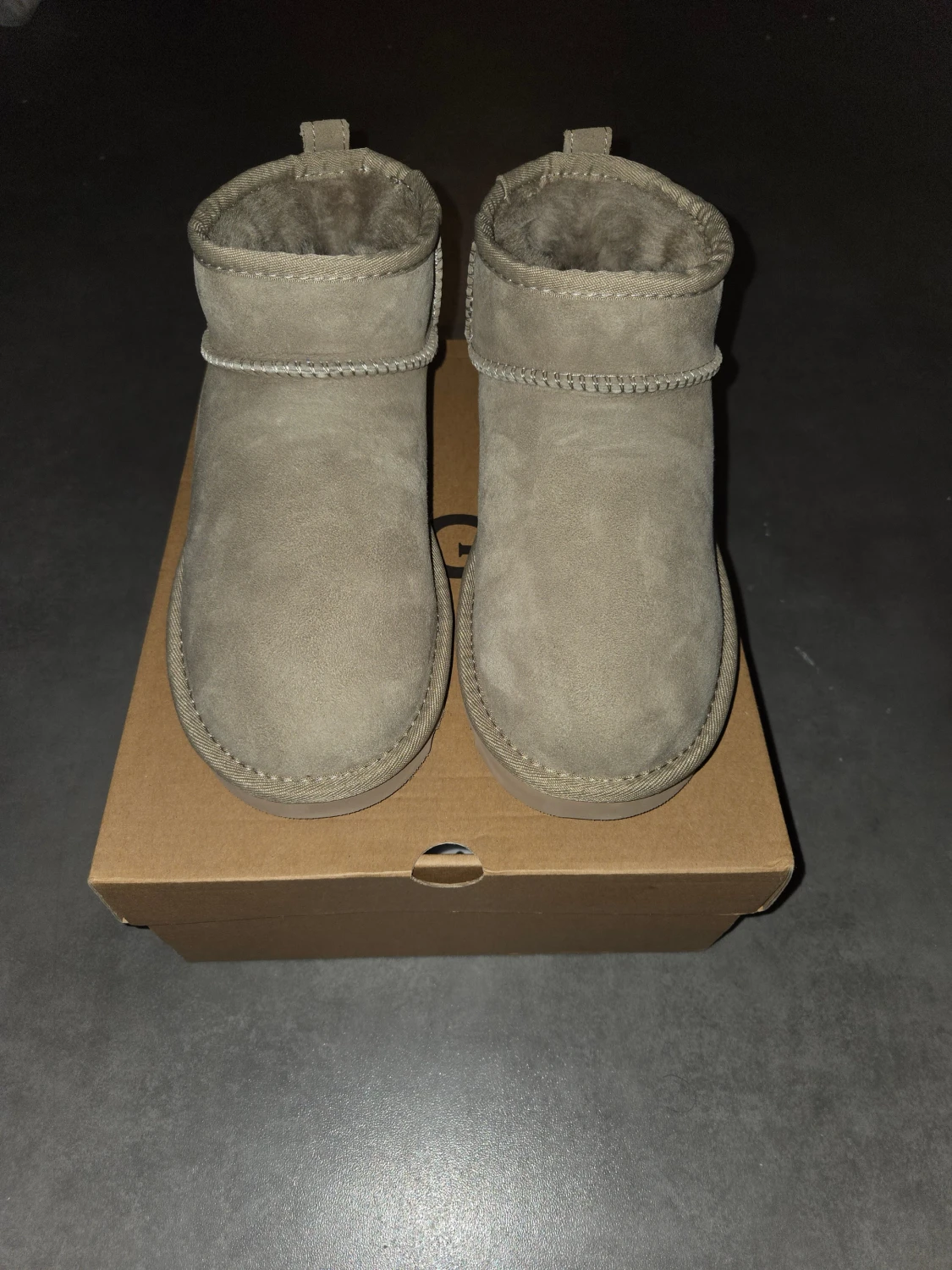 Beige UGG boots i mocka - 1