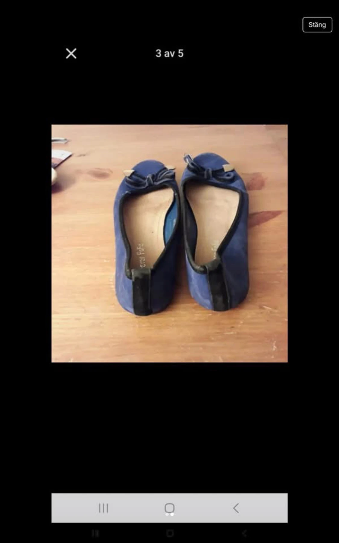 Mörkblå ballerinaskor med rosett