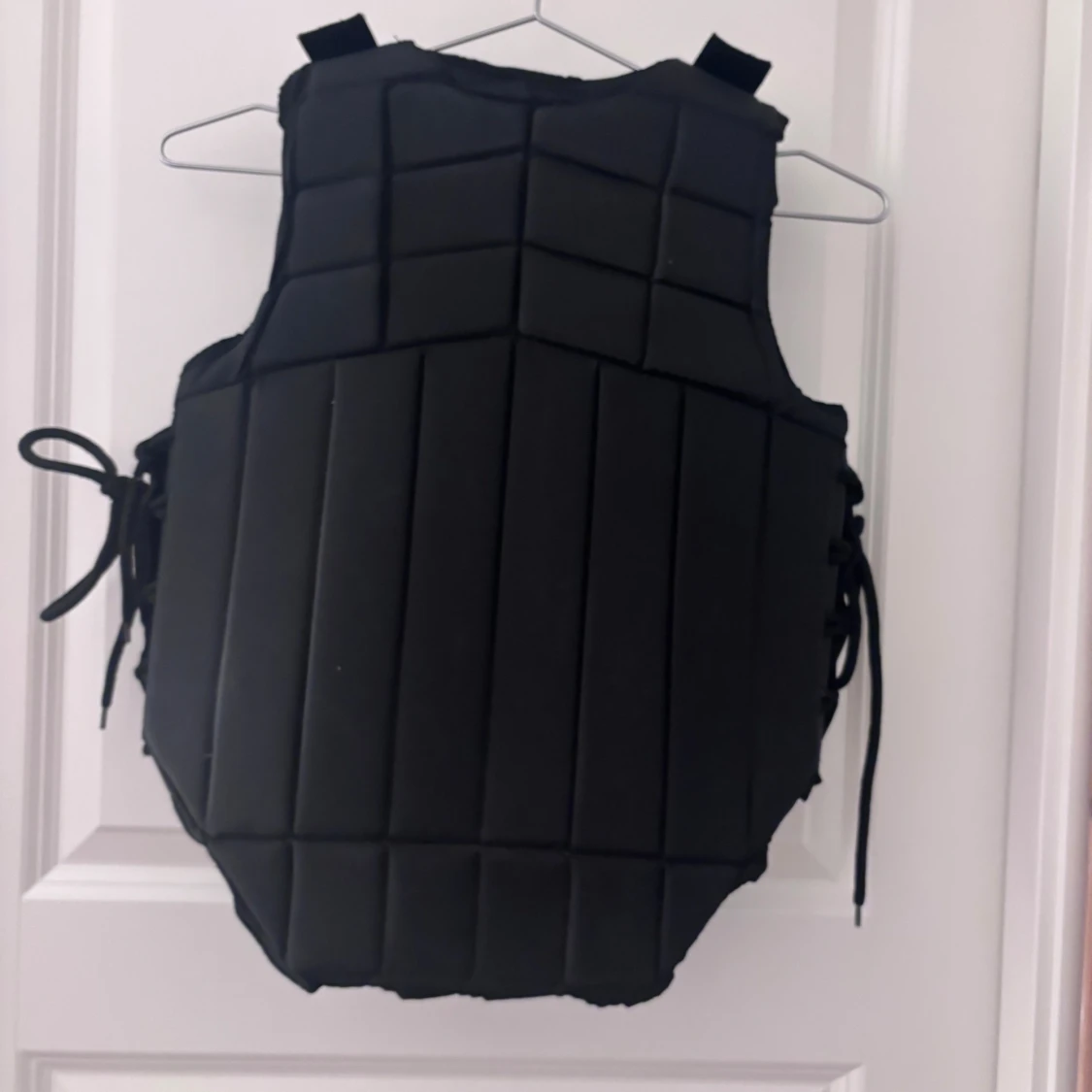 Svart ridväst Kids L med snörning - 1