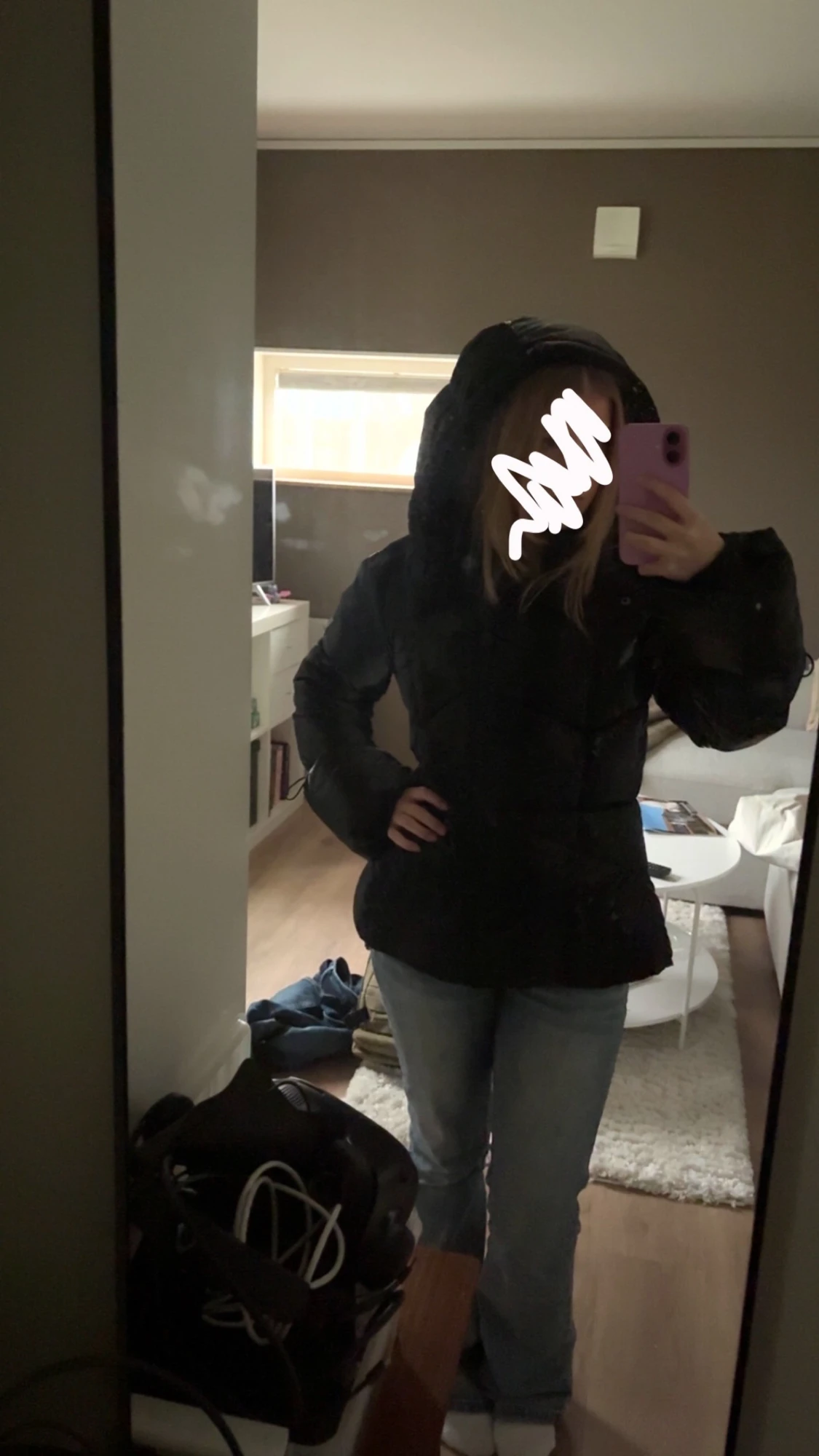 Svart pufferjacka från Guess