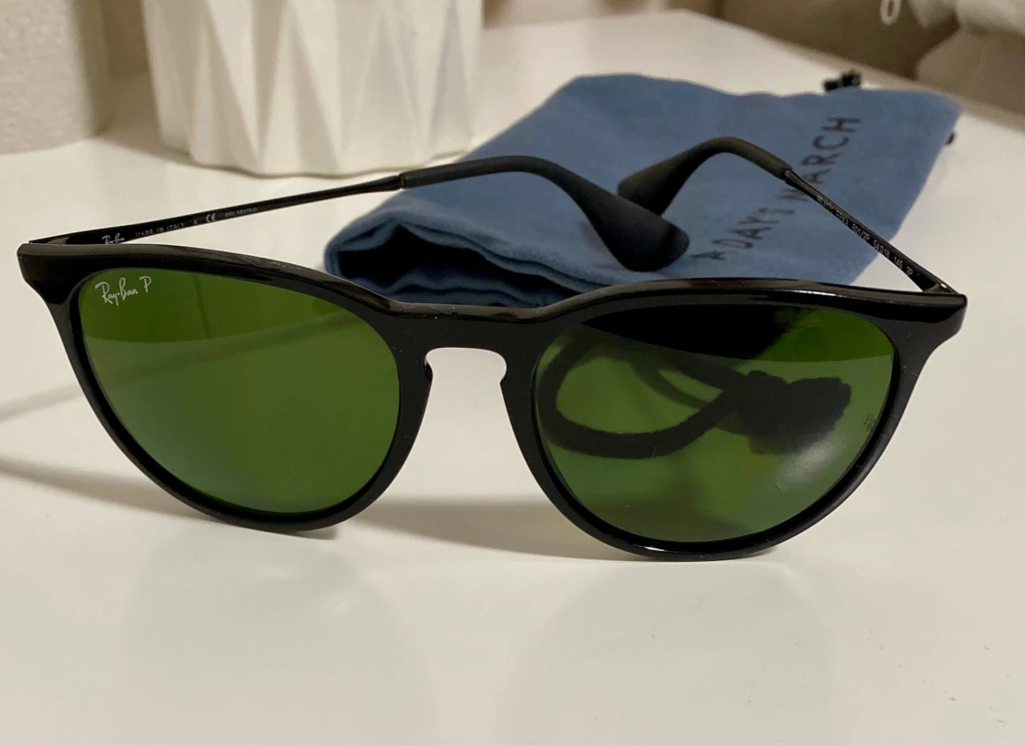 Ray-Ban Erika svarta solglasögon