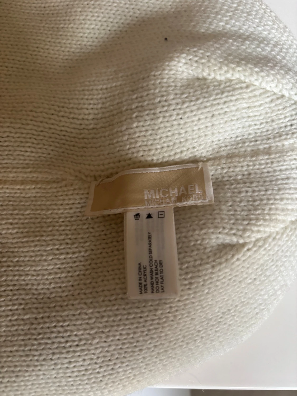 Svart stickad mössa från Michael Kors - 2